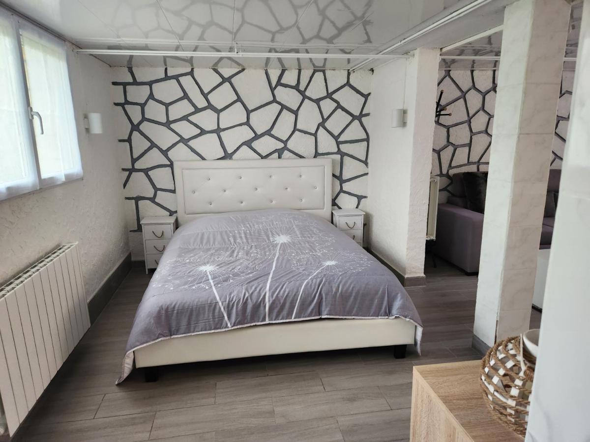 Studio, Pas De Collocation Possible Appartement Warmeriville