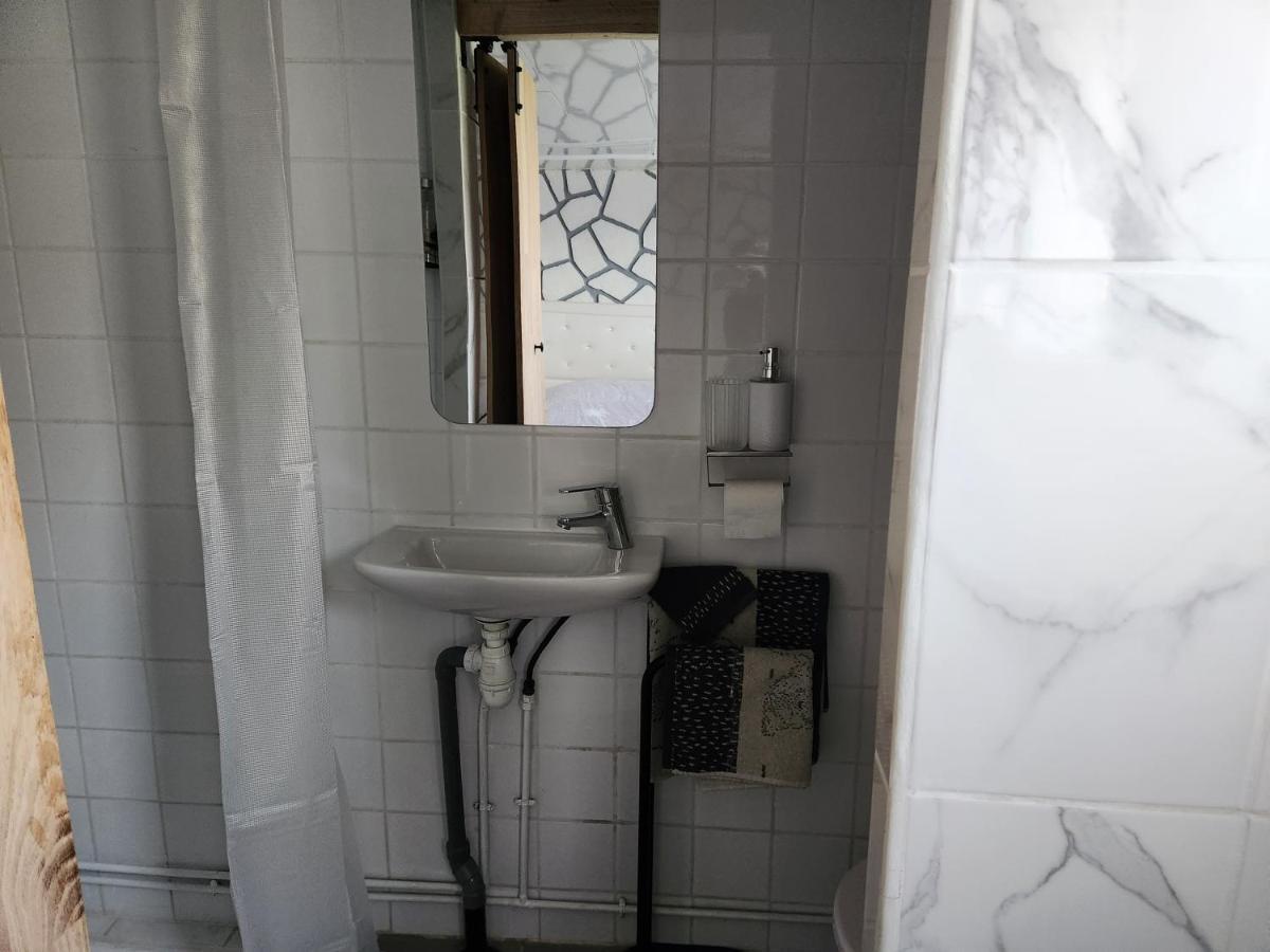 Studio, Pas De Collocation Possible Apartment *